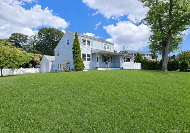 2nd image of 290 Eastwood Blvd, Brookhaven, NY 11720 | MLS# 1018799