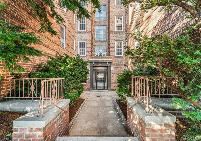 12th image of 6393 Woodhaven Blvd #2F3, Rego Park, NY 11374 | MLS# 1018806