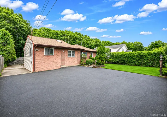 3rd image of 119 Chanel Dr E, Shirley, NY 11967 | MLS# 1018809