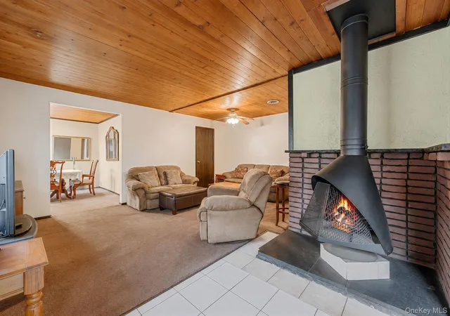5th image of 119 Chanel Dr E, Shirley, NY 11967 | MLS# 1018809