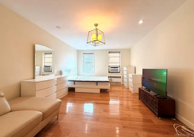 3rd image of 85-14 Broadway #3L, Elmhurst, NY 11373 | MLS# 1018829