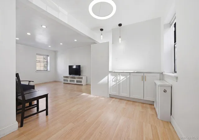 Photo 3 of Sale Pending at 7837 Main St #2D, Flushing, NY 11367 | MLS# 1018867 | Listing updated on 2026-09-21