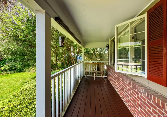 Photo 3 of Sale Pending at 1 Cedar Dr, Huntington, NY 11743 | MLS# 1018879 | Listing updated on 2026-08-29
