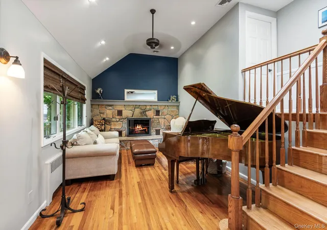 Photo 4 of Sale Pending at 1 Cedar Dr, Huntington, NY 11743 | MLS# 1018879 | Listing updated on 2026-08-29