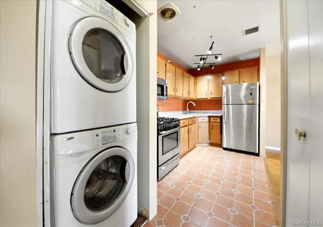 Photo 2 of Sale Pending at 916 Union Ave #B, New York, NY 10459 | MLS# 1018891 | Listing updated on 2026-07-29