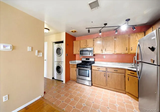 Photo 3 of Sale Pending at 916 Union Ave #B, New York, NY 10459 | MLS# 1018891 | Listing updated on 2026-07-29