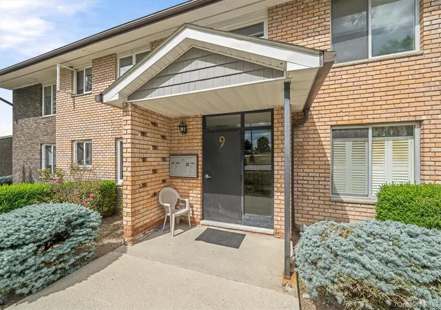 Listing Photo 4 - Condo for sale in building located at 9 Barnett Dr, Monroe, NY 10950 - Unit #102
