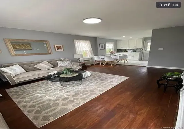 3rd image of 4 West Ct, Oyster Bay, NY 11714 | MLS# 1018944
