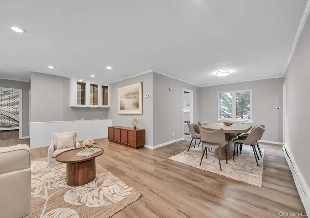 Photo 3 of Single family home for sale at 125 Baker Hl Rd, North Hempstead, NY 11023 | MLS# 1018946 | Listing updated on 2026-09-15