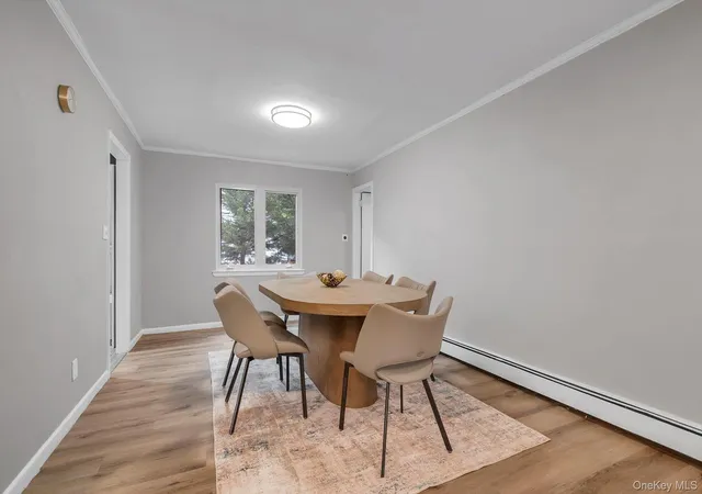 Photo 4 of Single family home for sale at 125 Baker Hl Rd, North Hempstead, NY 11023 | MLS# 1018946 | Listing updated on 2026-09-15