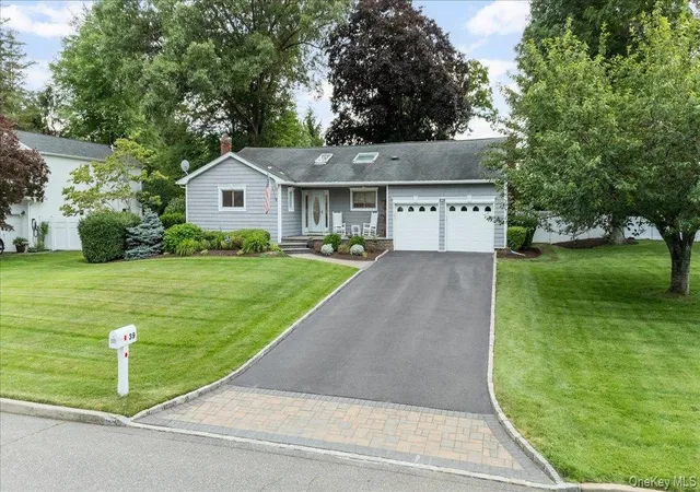 Photo 1 of Sale Pending at 39 Merrivale Dr, Smithtown, NY 11787 | MLS# 1018979 | Listing updated on 2026-07-23