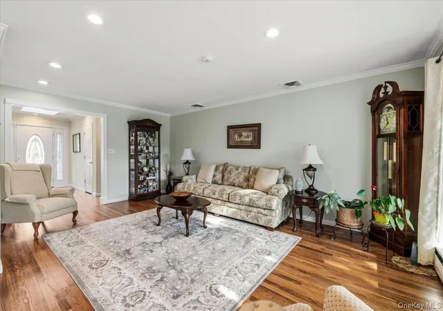 Photo 4 of Sale Pending at 39 Merrivale Dr, Smithtown, NY 11787 | MLS# 1018979 | Listing updated on 2026-07-23