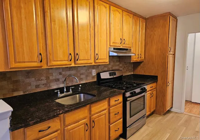 Homes for sale in New York, NY | 151 05 Cross Island Pkwy #3E, New York, NY 11357 | MLS# 1018988