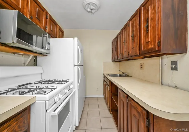 Photo 4 of House for sale at 16051 17th Avenue, Whitestone, NY 11357 | MLS# 1018989 | Listing updated on 2026-08-18