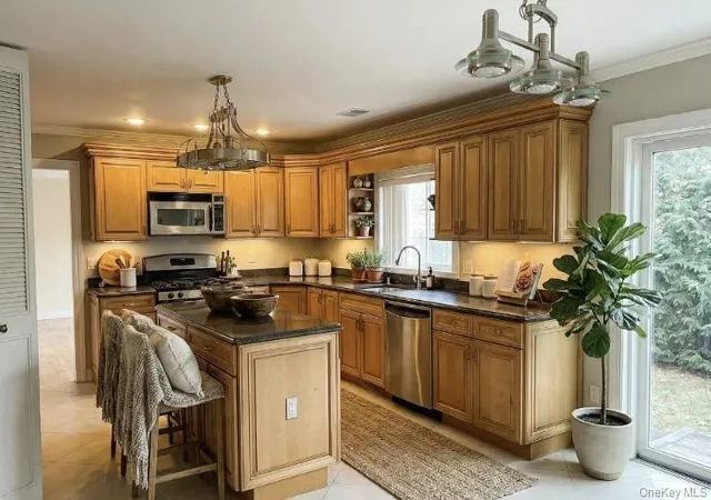 2nd image of 9 Dexter St, Selden, NY 11784 | MLS# 1019005