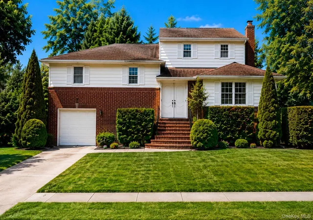 1st image of 9 Ash Pl, New Hyde Park, NY 11040 | MLS# 1019019