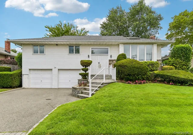 Single family home for sale at 14 Gloria Pl, Oyster Bay, NY 11803 | MLS# 1019023