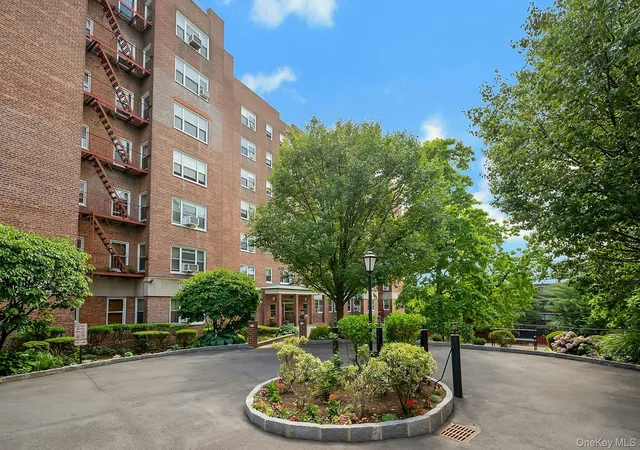 Homes for sale in Mount Vernon, NY | 280 Collins Ave #6D, Mount Vernon, NY 10552 | MLS# 1019040