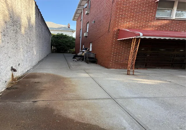 2nd image of 2907 Lafayette Ave, Bronx, NY 10465 | MLS# 1019041