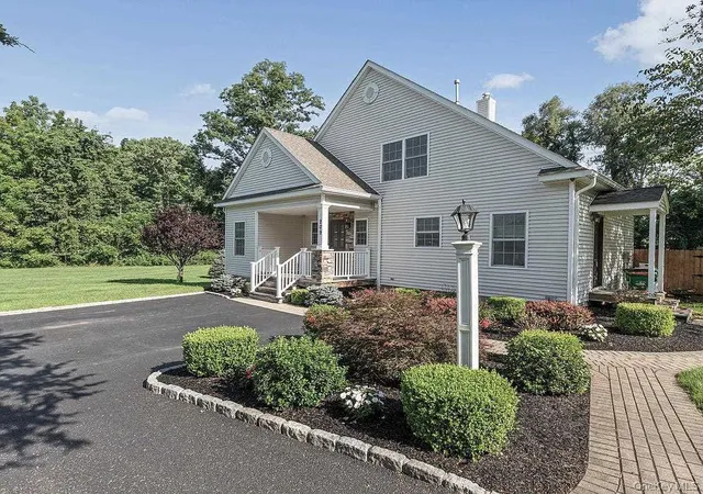 Homes for sale in Fishkill, NY | 209 Carol Ln, Fishkill, NY 12524 | MLS# 1019045