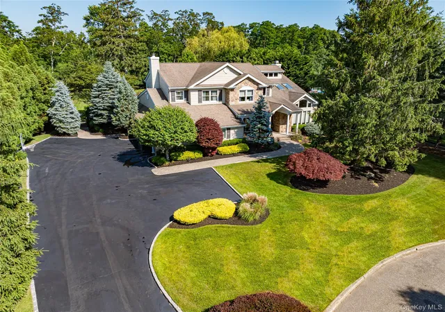 2nd image of 9 Crick Holly Ln, Islip, NY 11730 | MLS# 1019052