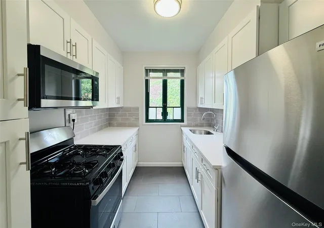 Photo 1 of Sale Pending at 1680 Metropolitan #6D, Bronx, NY 10462 | MLS# 1019057 | Listing updated on 2026-07-22