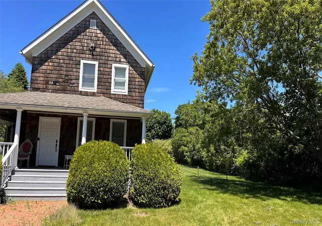 3rd image of 10 Kerrie Ct, Southampton, NY 11968 | MLS# 1019081