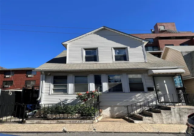 Single family home for sale at 13611 Carlton Pl, New York, NY 11354 | MLS# 1019099
