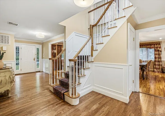 5th image of 30 Woodland Rd, Roslyn, NY 11576 | MLS# 1019110