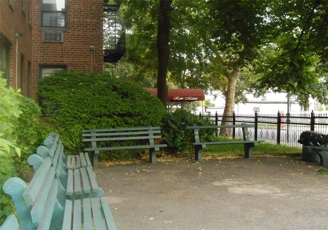 Listing Photo 2 - Condo for sale in building located at 131-11 Kew Gdns Rd, New York, NY 11418 - Unit #5B