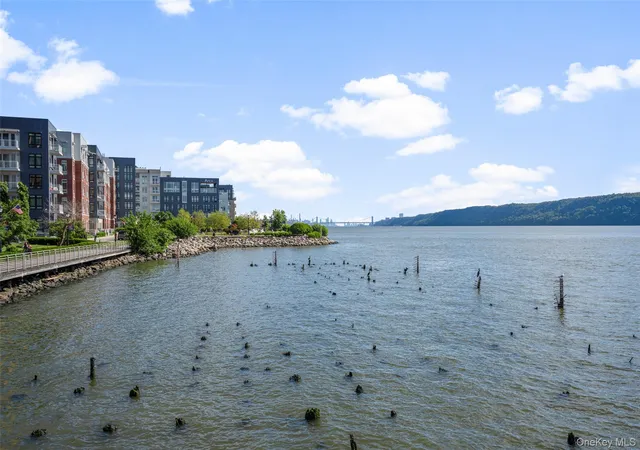 2nd image of 23 Water Grant St, Yonkers, NY 10701