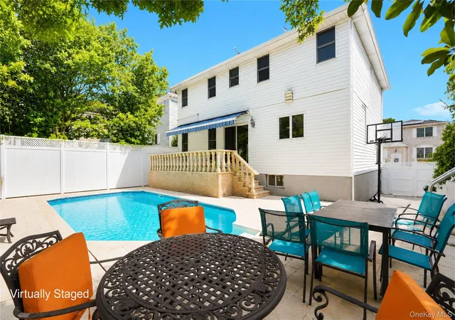 31st image of 22 Putters Ct, New York, NY 10301 | MLS# 1019136