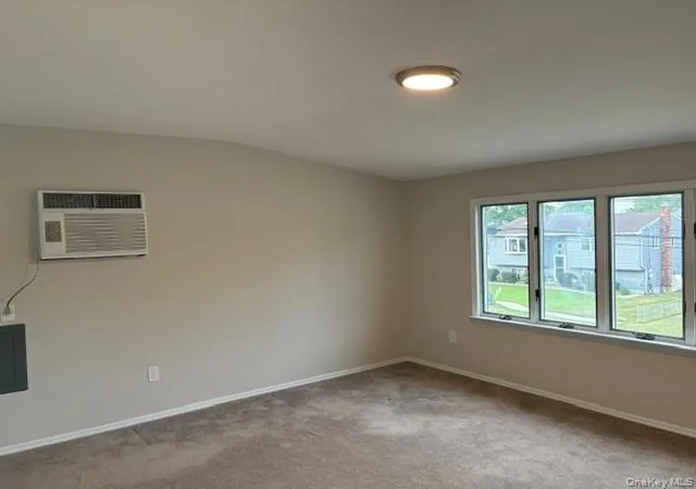 29th image of 381 N Clinton Ave, Lindenhurst, NY 11757 | MLS# 1019140