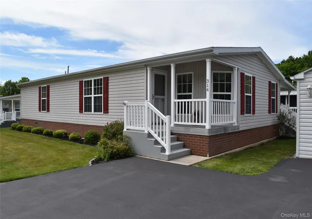 Homes for sale in New Windsor, NY | 314 Brittany Ter, New Windsor, NY 12575 | MLS# 1019147