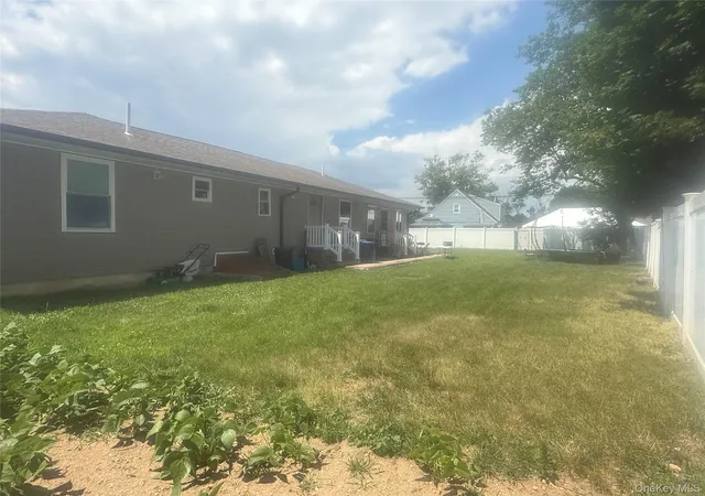 12th image of 32 Bedford St, Babylon, NY 11726 | MLS# 1019163