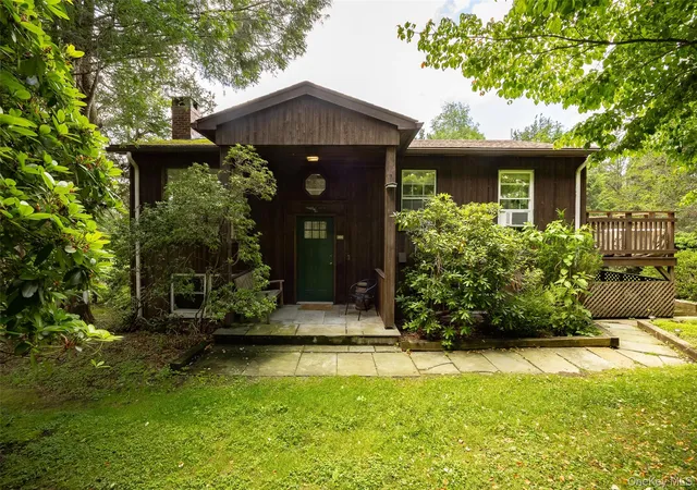 2nd image of 15 Horseshoe Ln, North East, NY 12546 | MLS# 1019167
