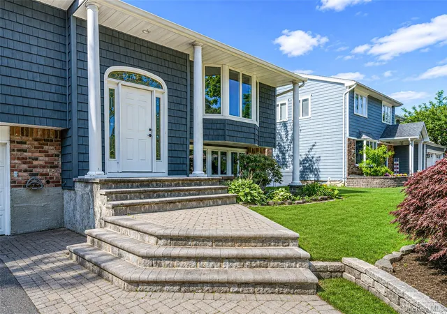 1st image of 14 Stanley Pl, Smithtown, NY 11788 | MLS# 1019198