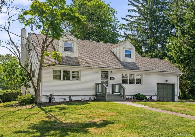 Homes for sale in Clarkstown, NY | 11 Hollow Dr, Clarkstown, NY 10956 | MLS# 1019226