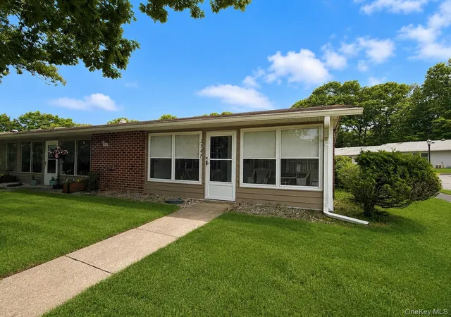 2nd image of 258 Newcastle Ct #F, Brookhaven, NY 11961 | MLS# 1019238