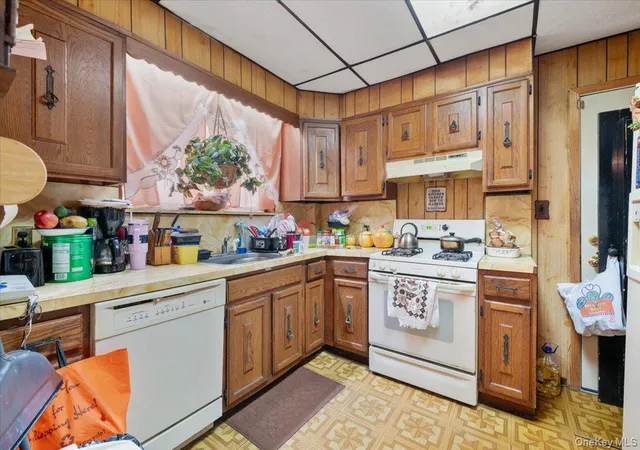 Photo 4 of Single family home for sale at 11590 223rd Street, Cambria Heights, NY 11411 | MLS# 1019245 | Listing updated on 2026-08-11