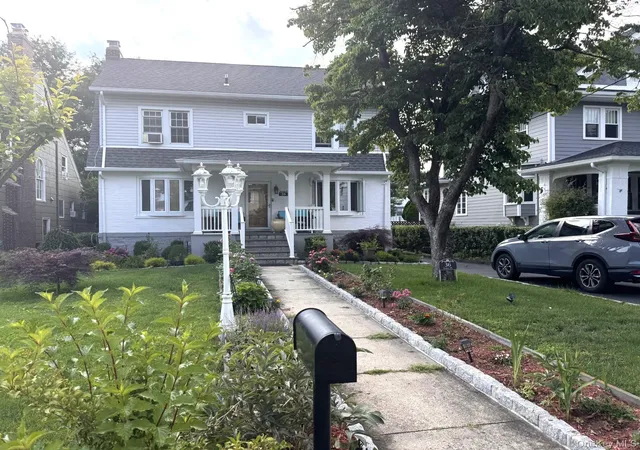 Homes for sale in New Rochelle, NY | 36 Earle Pl, New Rochelle, NY 10801 | MLS# 1019248
