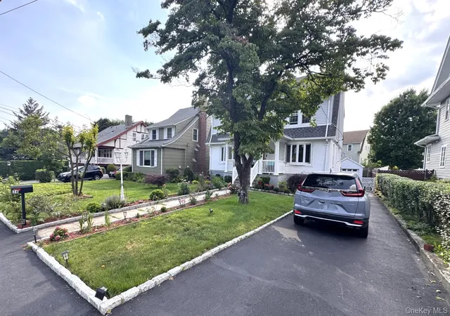 Homes for sale in New Rochelle, NY | 36 Earle Pl, New Rochelle, NY 10801 | MLS# 1019248