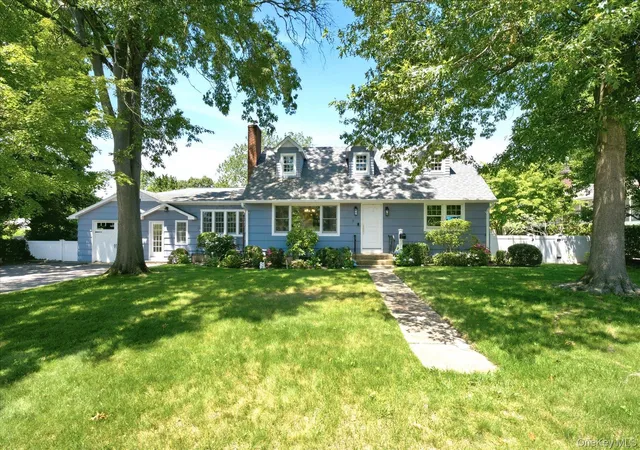 Photo 1 of Single family home for sale at 7 Vine St, Bayville, NY 11709 | MLS# 1019252 | Listing updated on 2026-06-28
