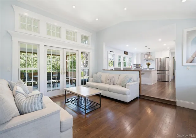 Photo 3 of Single family home for sale at 7 Vine St, Bayville, NY 11709 | MLS# 1019252 | Listing updated on 2026-06-28