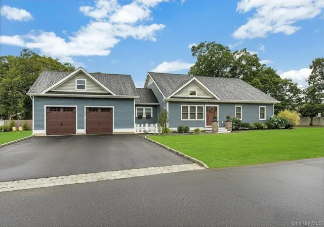3rd image of 30 Island Blvd, Bohemia, NY 11716 | MLS# 1019275
