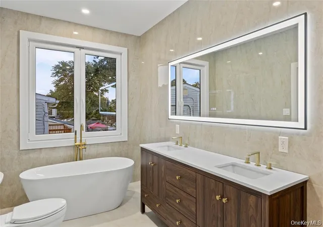 20th image of 66 Adelhaide Ln, Islip, NY 11730 | MLS# 1019296