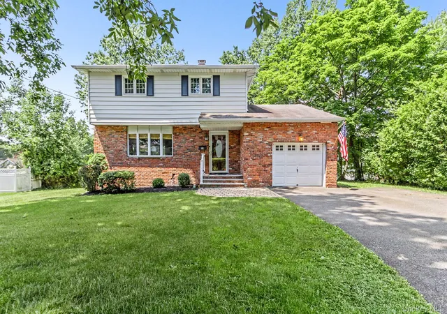 2nd image of 24 Fairview Ln, Orangetown, NY 10962 | MLS# 1019307
