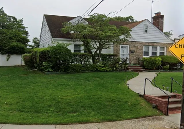 35th image of 92 Melvin Ave, West Hempstead, NY 11552 | MLS# 1019317