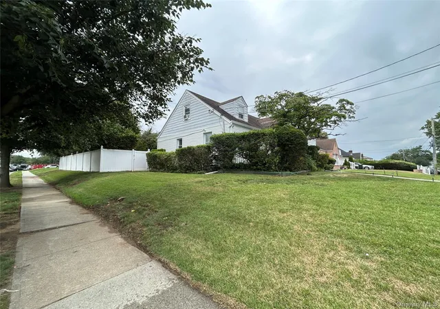 4th image of 92 Melvin Ave, West Hempstead, NY 11552 | MLS# 1019317