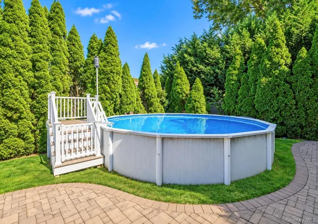 Photo 3 of Single family home for sale at 43 North Dr, North Hempstead, NY 11590 | MLS# 1019318 | Listing updated on 2026-09-27